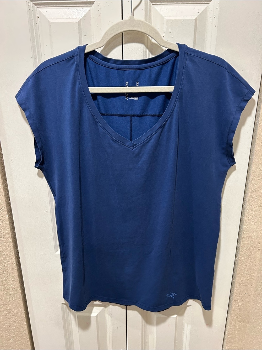 Arc’teryx V-Neck Performance Tee Blue Womens , M
